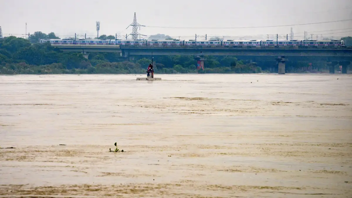 Read more about the article Delhi on Flood Alert as Yamuna Crosses Danger Mark